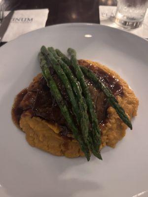 Boneless Short Ribs w/ Sweet Potato and Asparagus