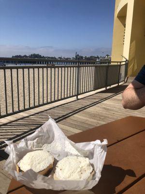 Garlic Bagel w/ cream cheese