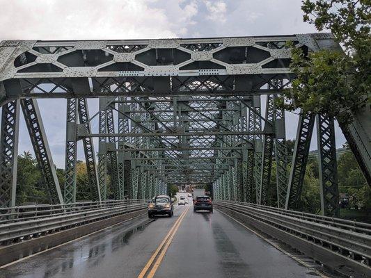 Veterans Memorial Bridge