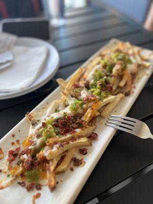 Green chili cheese fries