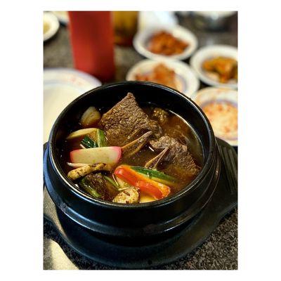 Kalbi Jim (Beef ribs soup)