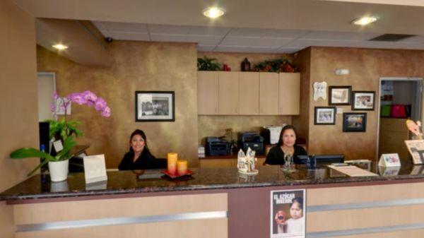 Bakersfield family dentist - Healthy Smiles front desk