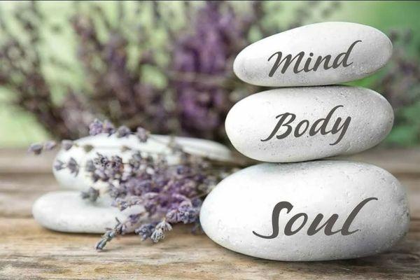 Hot Stone Massage for a Therapeutic Relaxing Massage