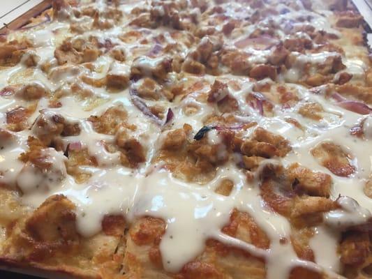 Giacomos spicy chicken pizza