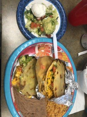 Gorditas lunch plate