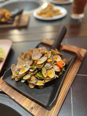 Shovel stir fry clam