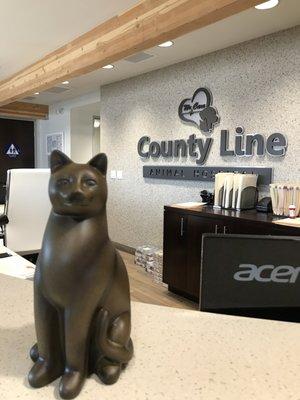 The front desk at County Line Animal Hospital.