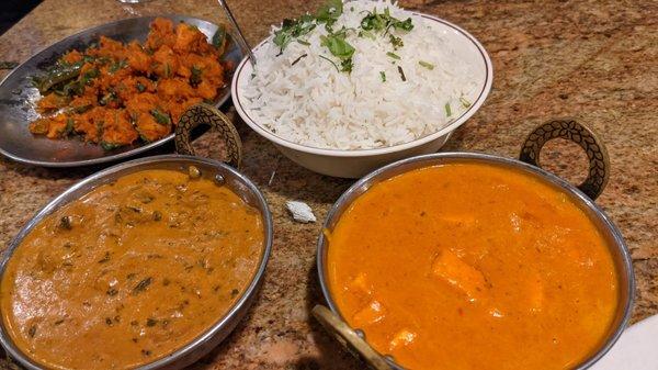 Lamb Masala (left) Chicken Makhani (right) but relaxed Chicken with cheese cubes