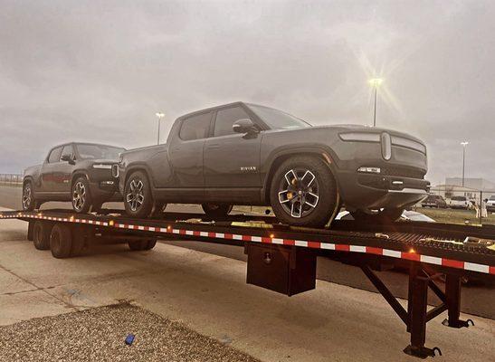 Luxury vehicle auto transport