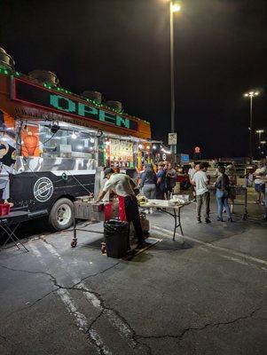 Leo's Taco Truck