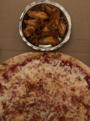 Pizza and wings, always in style