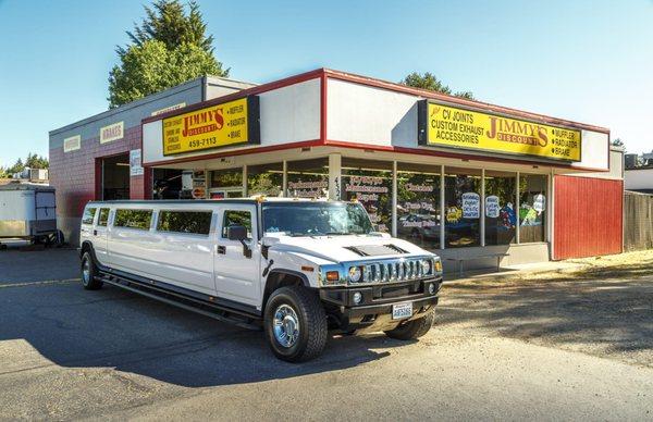 We offer stellar automotive repair svs and a full fleet of limousines for rent.