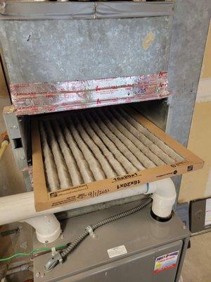 Dirty air filter.