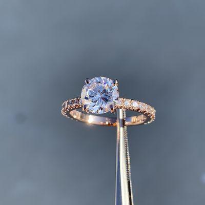 Rose gold engagement ring with a 1.75ct center diamond