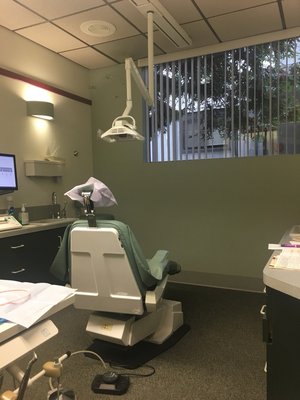 Larry M. Ford welcomes new patients to their state-of-the-art dental office.