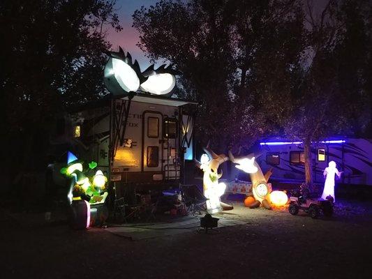 The park decks OUT for the trick-or-treaters!