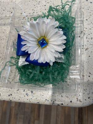 Daisy corsage for $26.45