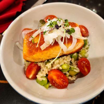 Lunch Bowl with Salmon: genius idea. Excellent, healthful lunch choice.