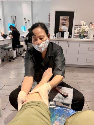 Excellent service.. I like the hot wax pedicure