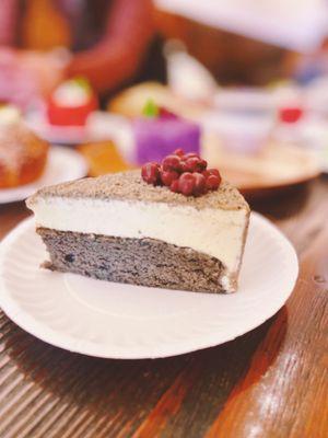 Sesame double layer cheesecake