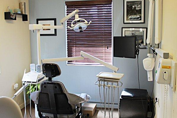 Dental chair with latest dental technology for the best service.