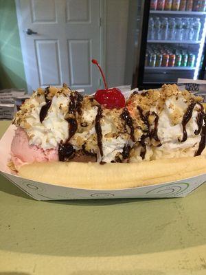 Banana split with chocolate, vanilla, & strawberry ice cream