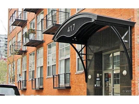 West Loop loft - achieved record price for these sellers!