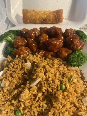 General Tso's Chicken Dinner Combination