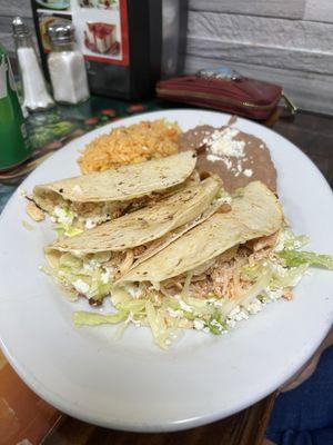 Chicken "quesadilla" plate