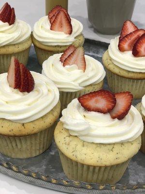 Lemon poppyseed cupcakes