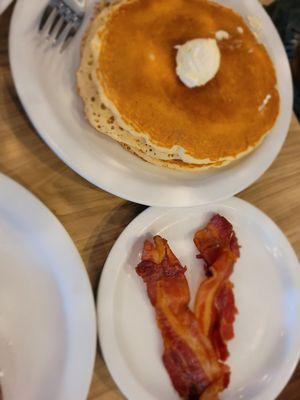 Sweet cream pancakes and bacon