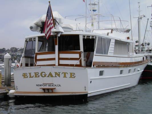 Elegante - 82' Motor Yacht - Luxury Yacht with 4 staterooms - Sleeps 10