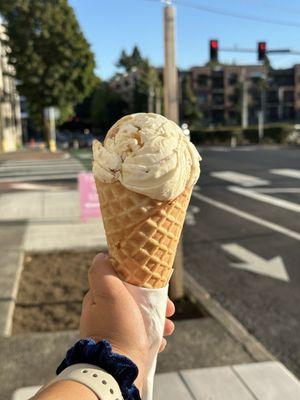 Peach Cobbler Ice Cream