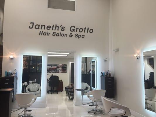 Highly recommended salon!