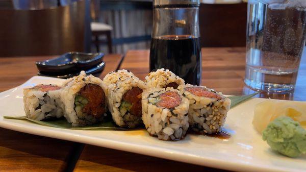 Spicy tuna roll