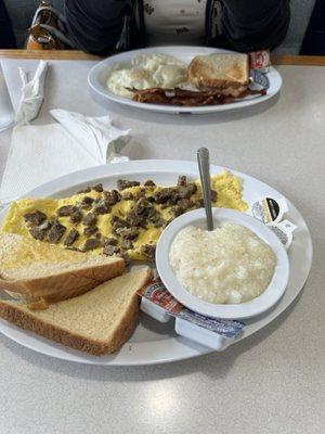 sausage and cheese omelet w  grits