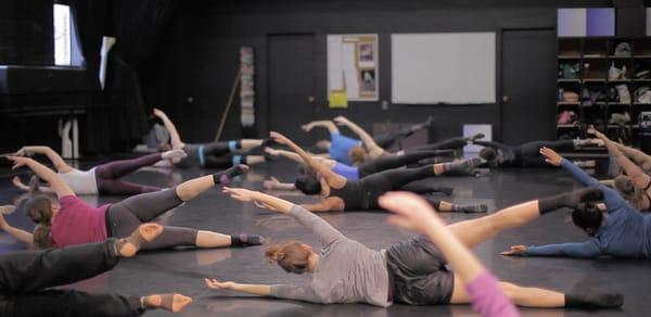 Guest artist class at Illinois State University, 2015
 Photo by Tara Oldfield