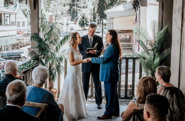 Balcony ceremony