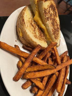 Grilled cheese w/ sweet potato fries