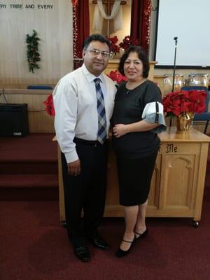 Nuestros pastores  Pastor Nicolas Pacheco Esposa del pastor hna. Azucena Pacheco