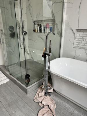 Shower valve and free standing tub spout