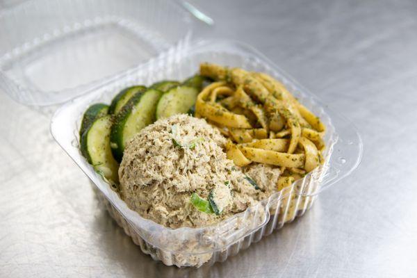 Tuna salad, sesame pasta and cucumbers