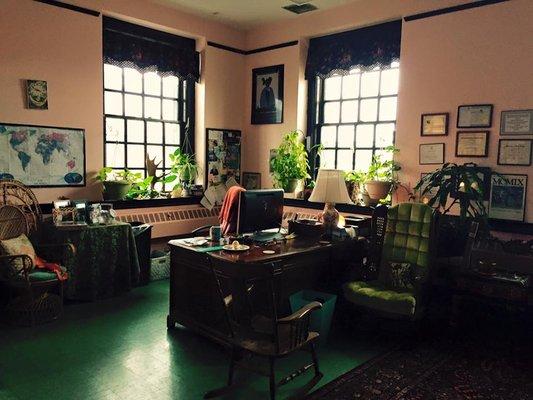 This office is so soothing, you feel like you're stepping back in time before you even begin your session