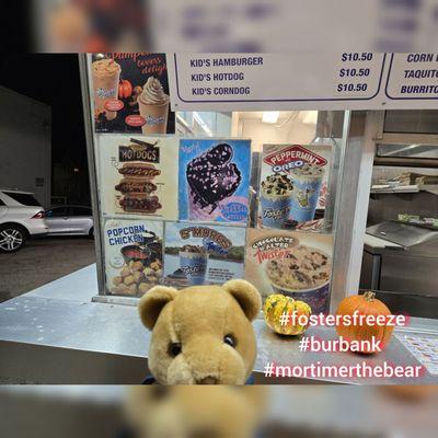 There are other tasty treats! #fostersfreeze #burbank #mortimerthebear #mortimerandfriends