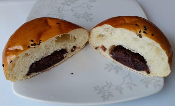 Red bean bun ($1.25)