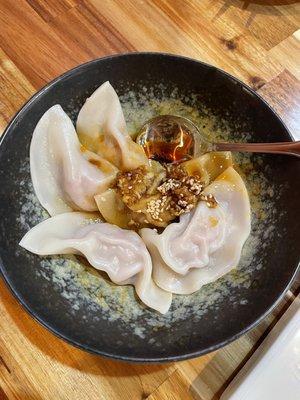 dumpling in chili oil 5/5 stars