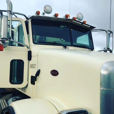 Peterbilt windshield