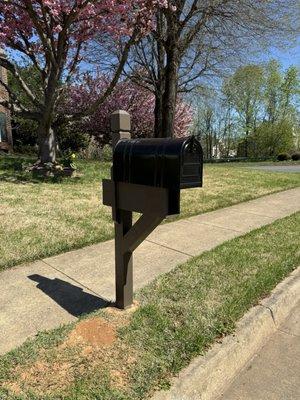 Finished job, new mailbox and post, very sturdy.