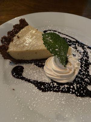 Creamy, dreamy key lime pie with chocolate cookie crust!