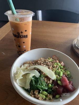 Poke bowl + Thai tea with boba